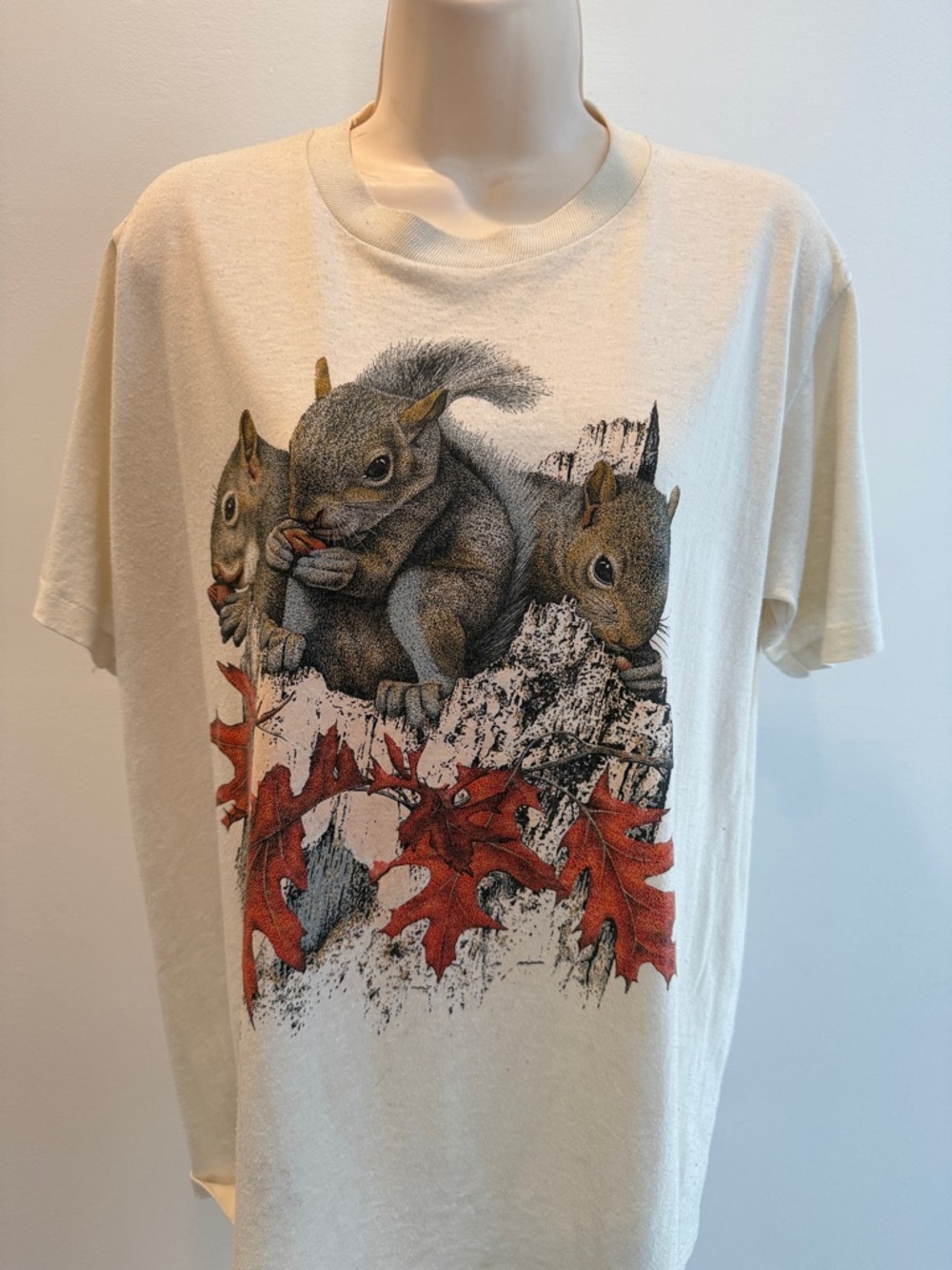 Jerzees Cream Tee Vintage Squirrel Red Leaf Graphic Size L Y2K Festive